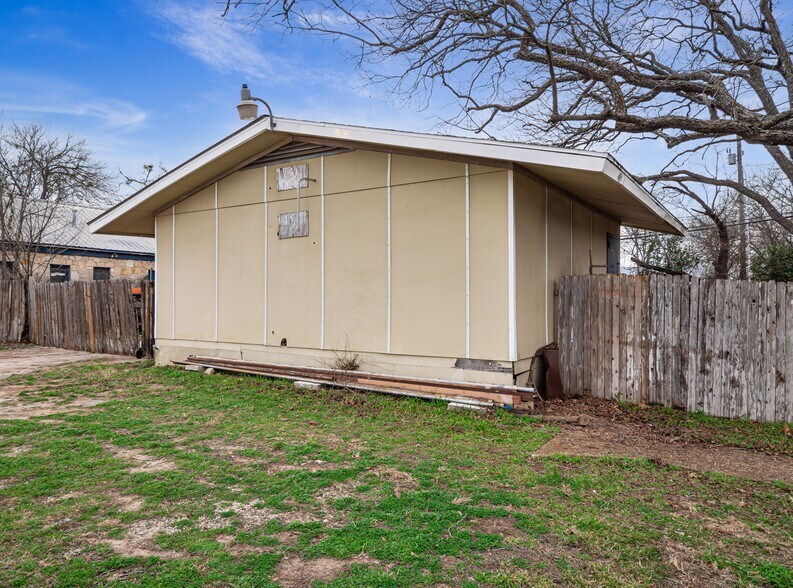 More Photos Of 201 S Highway 183, Leander Flex For Sale