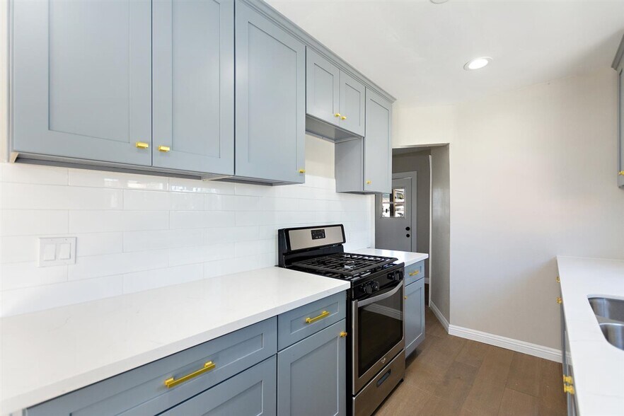 More Photos Of 1703 S Burlington Ave, Los Angeles Apartments For Sale