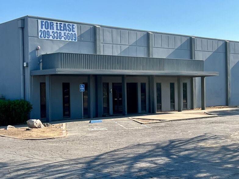 Primary Photo Of 1985 W Olive Ave, Merced Warehouse For Lease