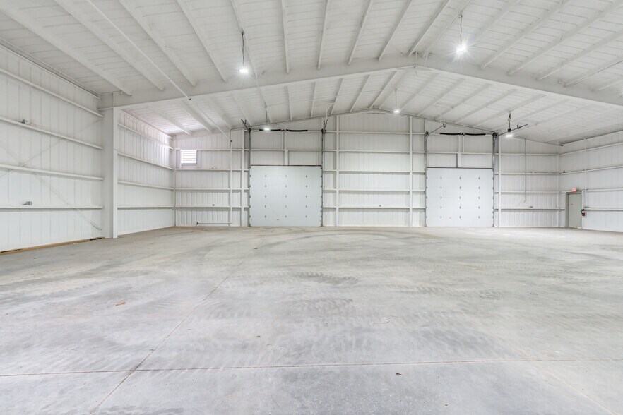 More Photos Of 3205 118th St, Lubbock Distribution For Sale