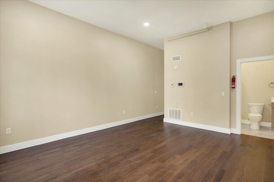More Photos Of 241 S 5th St, Reading Apartments For Sale