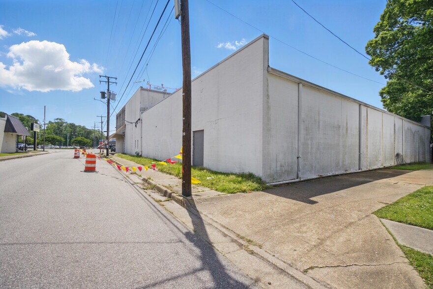 More Photos Of 6542 E Virginia Beach Blvd, Norfolk Freestanding For Lease