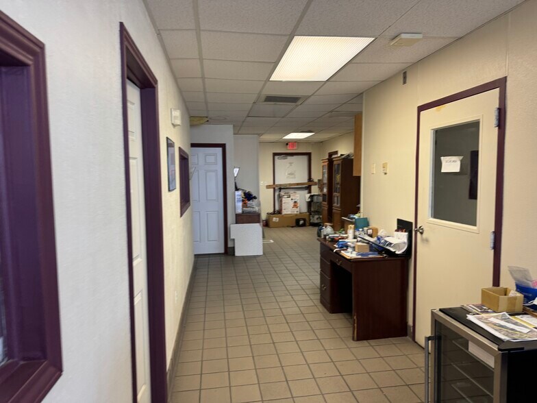 More Photos Of 9322 LBJ Fwy, Dallas Fast Food For Lease