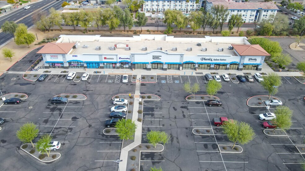 More Photos Of 1903 S Country Club Dr, Mesa Freestanding For Lease