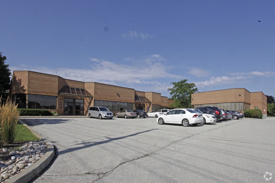 More Photos Of 2319 Dunwin Dr, Mississauga Warehouse For Lease