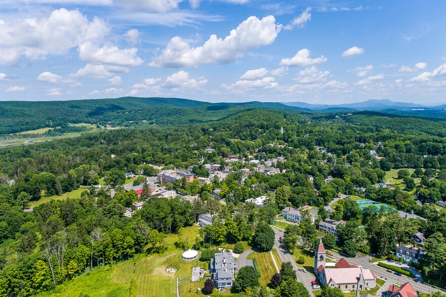 More Photos Of 2 Kemble St, Lenox Hospitality For Sale