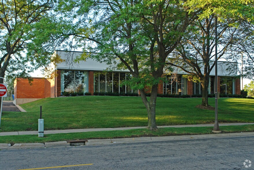 Primary Photo Of 2100 Wilson Ave, Saint Paul Warehouse For Lease