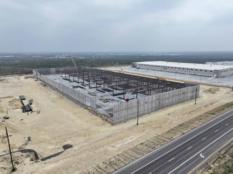 More Photos Of Mines Rd., Laredo Warehouse For Lease