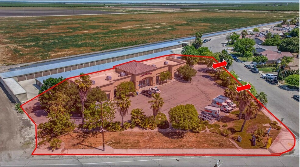 More Photos Of 8339 W Elm Ave, San Joaquin General Retail For Lease
