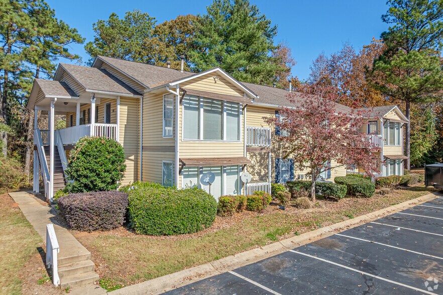 Primary Photo Of 115 Rock Quarry Rd, Stockbridge Apartments For Sale