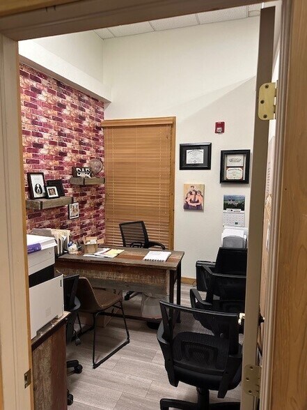 More Photos Of 10354 W Chatfield Ave, Littleton Office For Lease