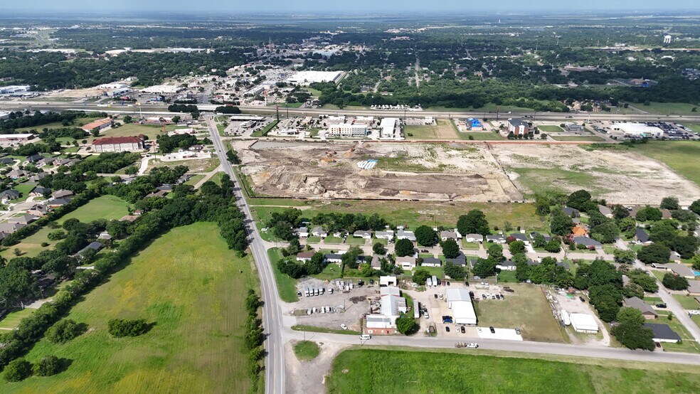 More Photos Of 1610 E Ennis Ave, Ennis Freestanding For Sale