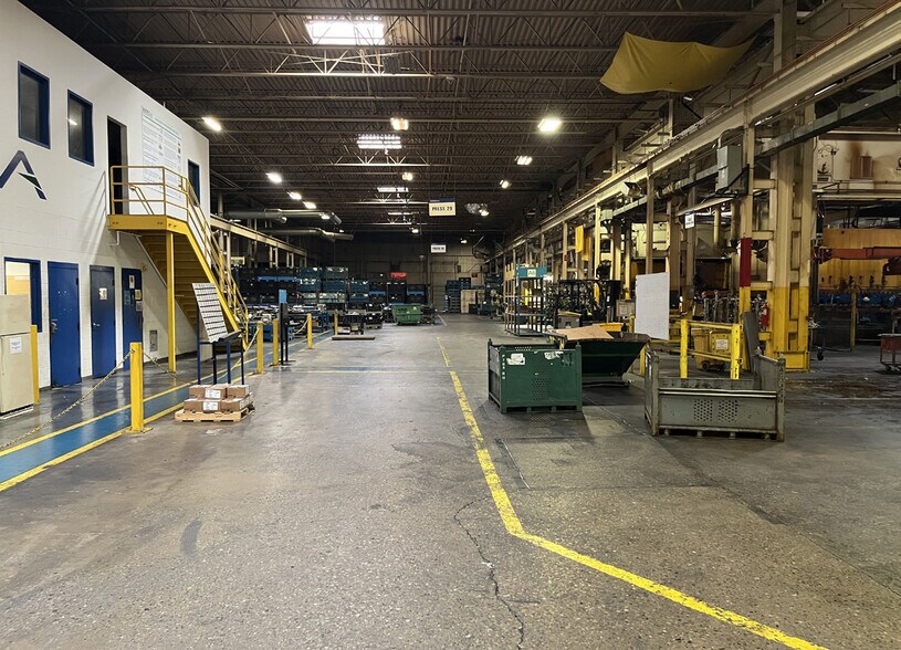 More Photos Of 15260 Common Rd, Roseville Manufacturing For Sale