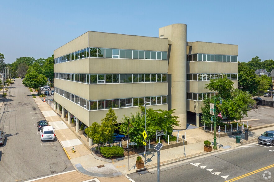 More Photos Of 265 Post Ave, Westbury Medical For Lease