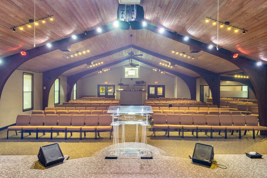 More Photos Of 2450 Pontoon Rd, Granite City Religious Facility For Sale