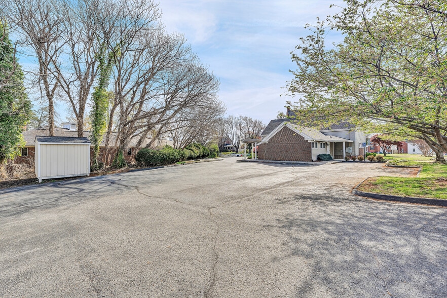 More Photos Of 5034 Williamson Rd NW, Roanoke Office For Lease