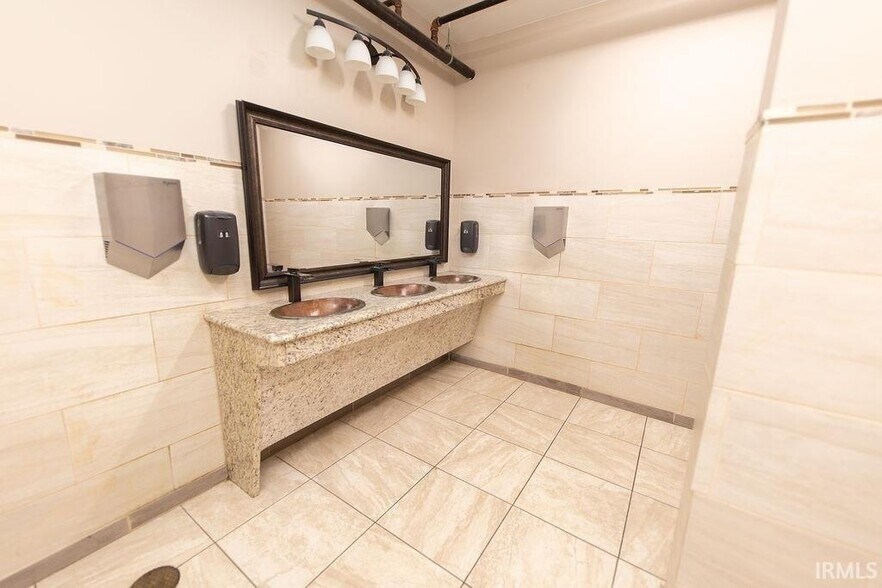 More Photos Of 409 S Walnut St, Bloomington Restaurant For Sale