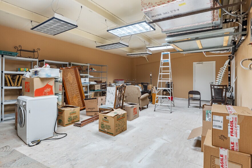 More Photos Of 5902 Winsome Ln, Houston Office Residential For Sale