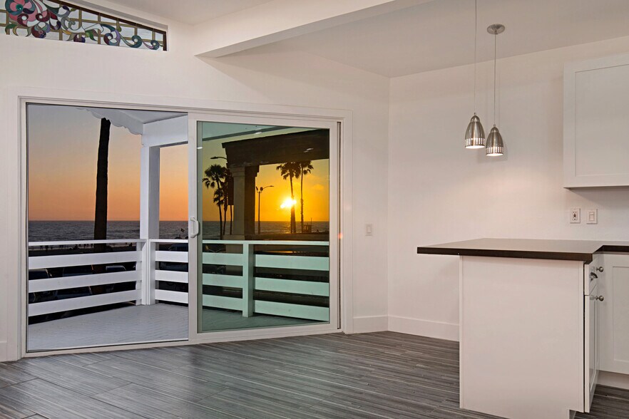 More Photos Of 2212 W Oceanfront, Newport Beach Multifamily For Sale