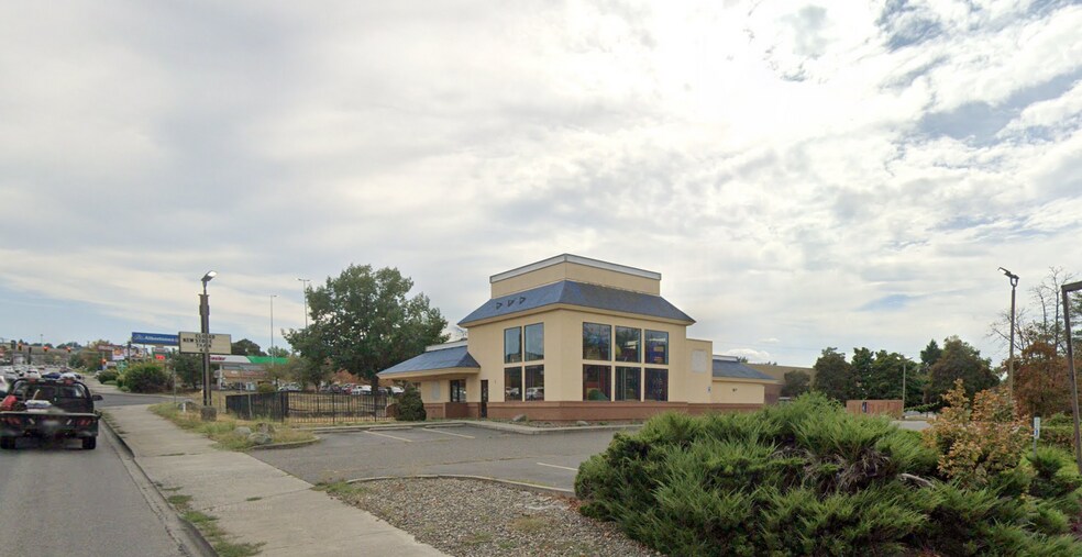 More Photos Of 920 21st St, Lewiston Fast Food For Lease