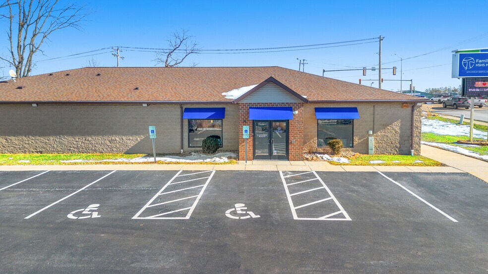 Primary Photo Of 5 Ludwig Dr, Fairview Heights Freestanding For Sale