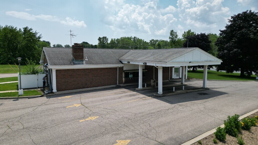 More Photos Of 21333 Telegraph Rd, Brownstown Township Bank For Sale