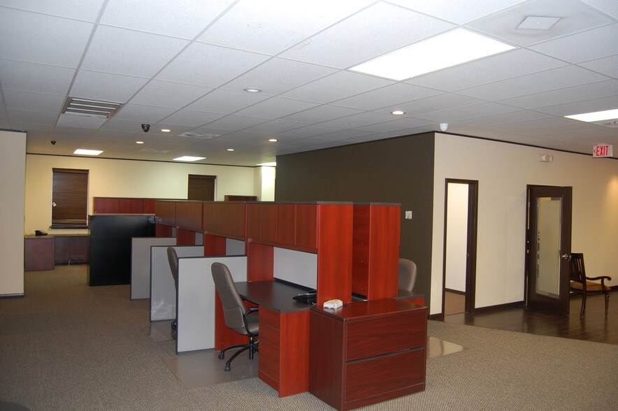 More Photos Of 3664 Walnut Bend Ln, Houston Industrial For Lease