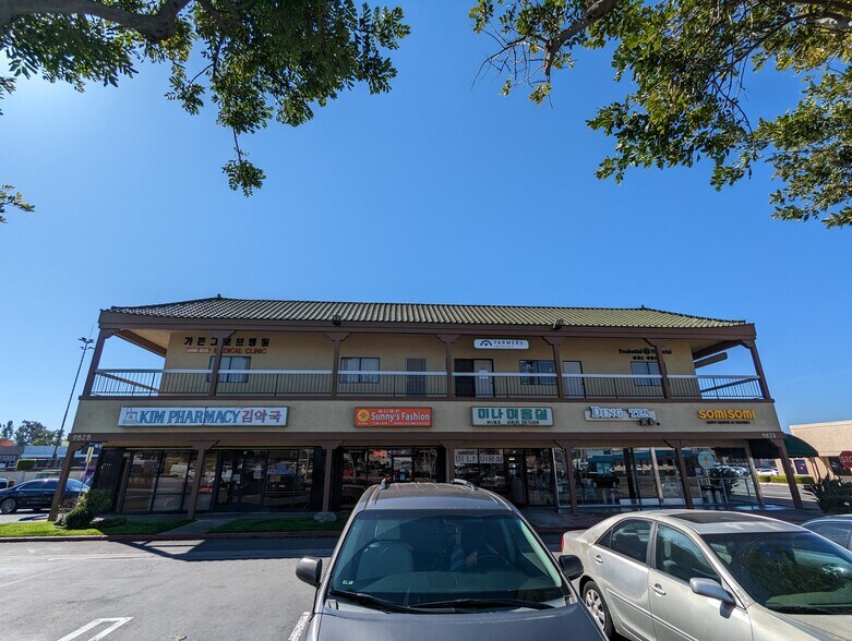 Primary Photo Of 9828 Garden Grove Blvd, Garden Grove Medical For Lease