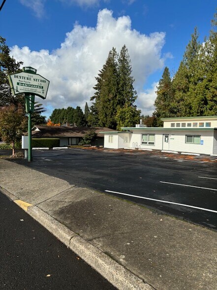 More Photos Of 21511 SE Stark St, Gresham Medical For Sale