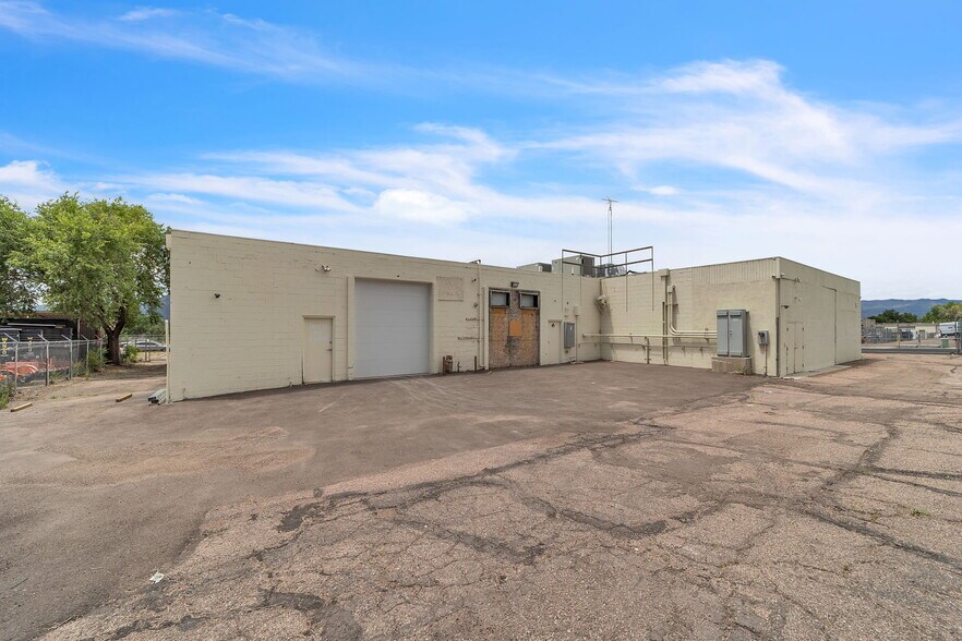 More Photos Of 2685 Durango Dr, Colorado Springs Warehouse For Lease