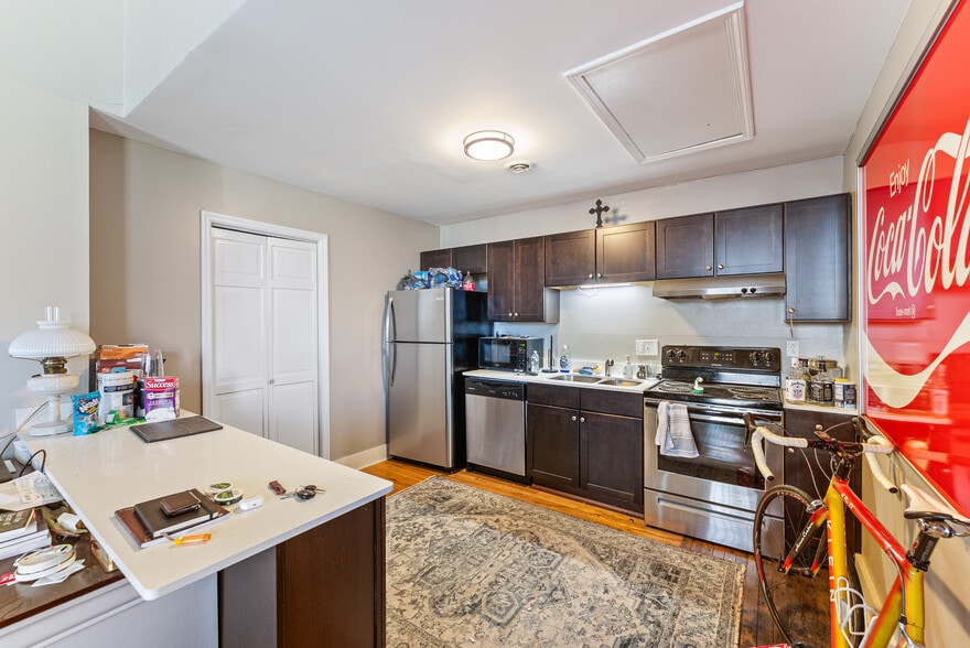 More Photos Of 1733 W Clinch Ave, Knoxville Apartments For Sale