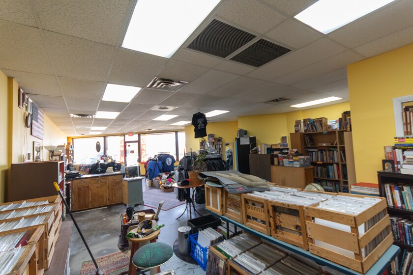 More Photos Of 2330 Main St, Longmont Unknown For Lease