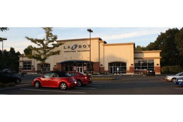 More Photos Of 233 Buckland Hills Dr, Manchester Freestanding For Lease
