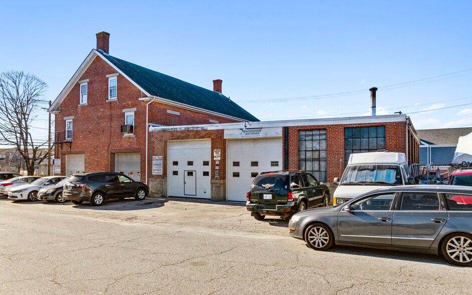 More Photos Of 487 Washington St, Coventry General Retail For Sale