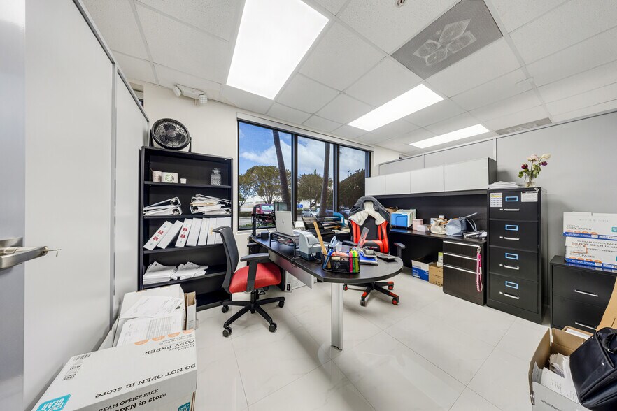 More Photos Of 12601 NW 115th Ave, Medley Warehouse For Lease