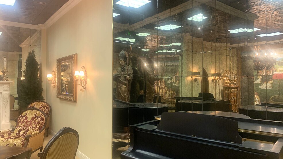 More Photos Of 9101 Airline Dr, Houston Religious Facility For Sale