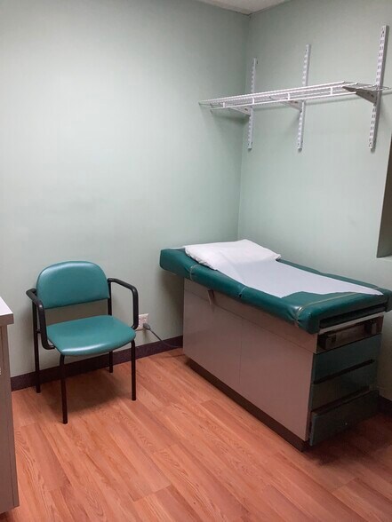 More Photos Of 42-21-42-23 Francis Lewis Blvd, Bayside Medical For Lease