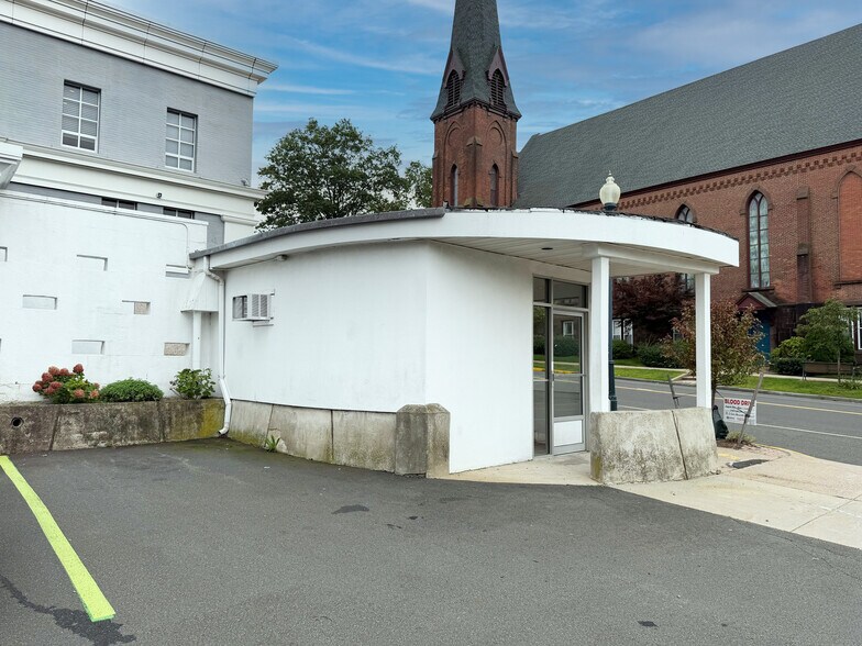 More Photos Of 2-6 N Main St, Wallingford Bank For Lease