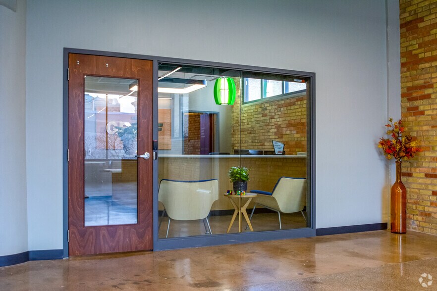 More Photos Of 118 S Adams St, Green Bay Office For Lease