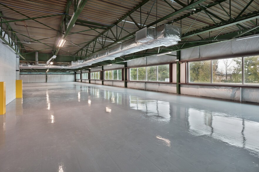 More Photos Of 8301 Retreat Rd, Walkersville Warehouse For Lease