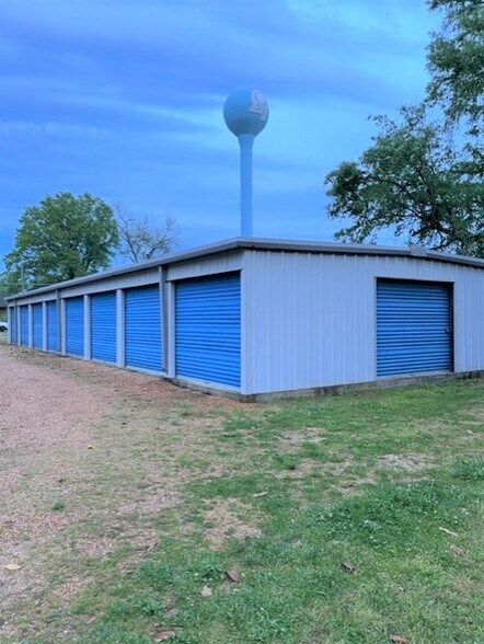 More Photos Of 121 W Main St, Webb Self Storage For Sale