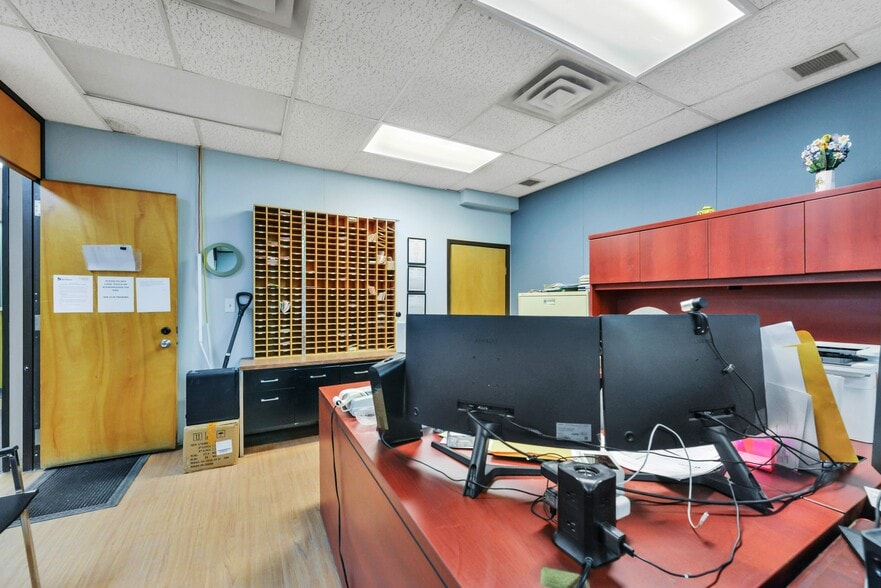 More Photos Of 4727 60 St, Red Deer Service For Sale