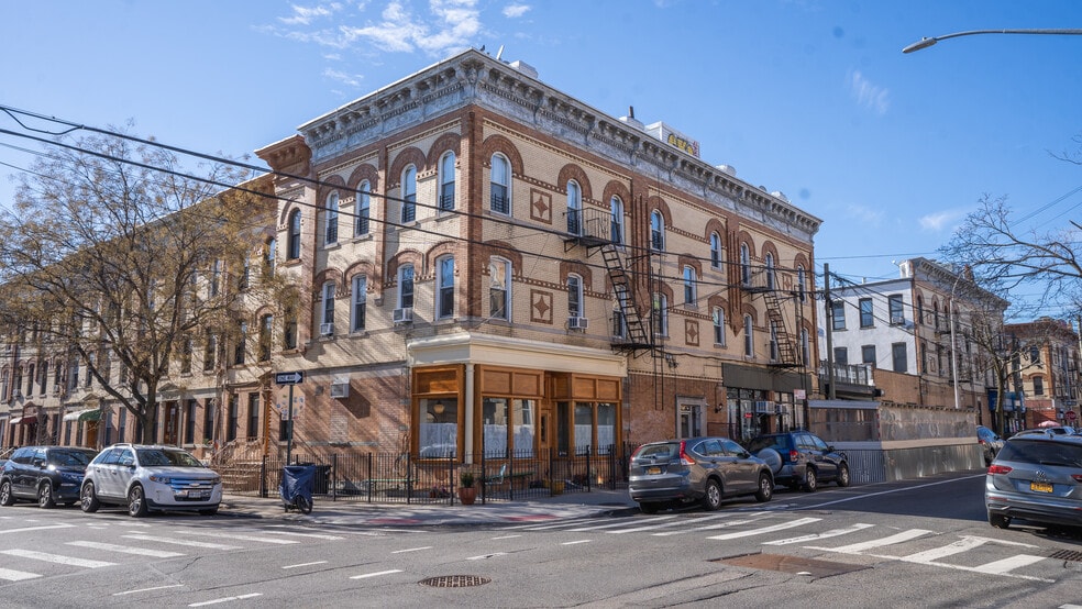 Primary Photo Of 817 Onderdonk Ave, Ridgewood General Retail For Lease