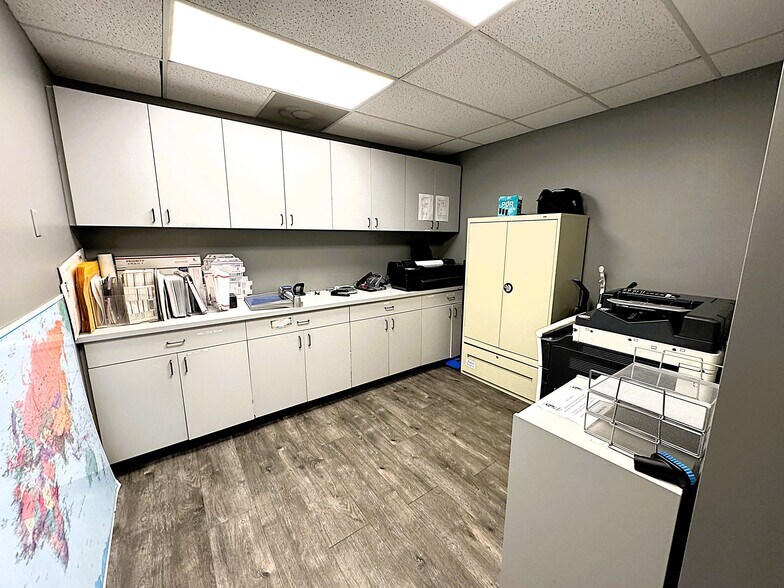 More Photos Of 2 Inverness Dr E, Englewood Medical For Sale