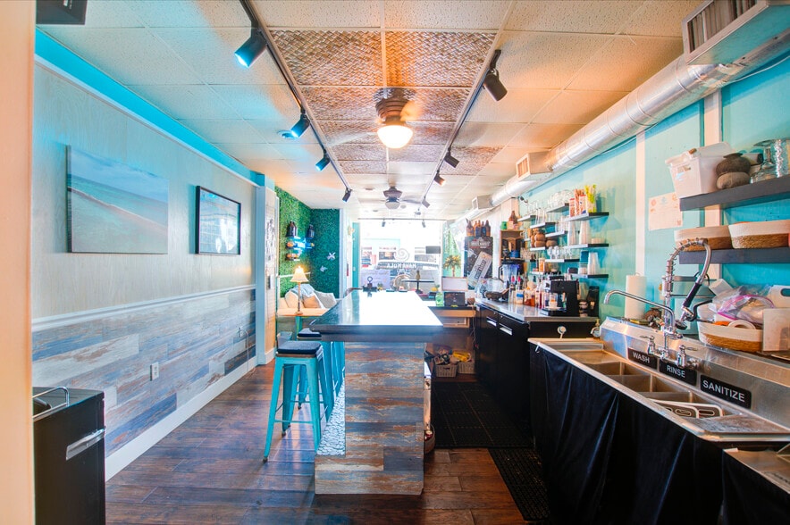 More Photos Of 300 Flagler Ave, New Smyrna Beach Storefront Retail Residential For Lease