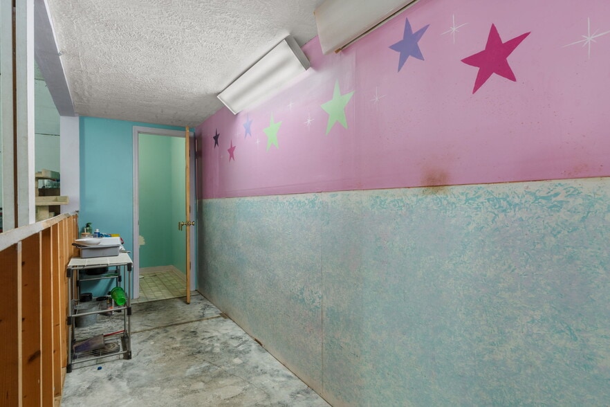 More Photos Of 6950 W Homosassa Trl, Homosassa General Retail For Sale