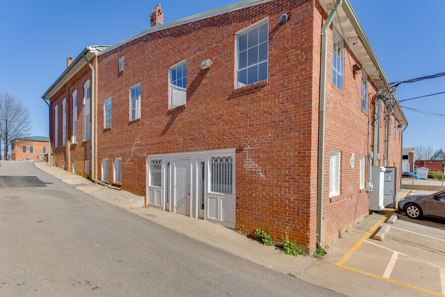 More Photos Of 55 Scott St, Buford Office For Lease