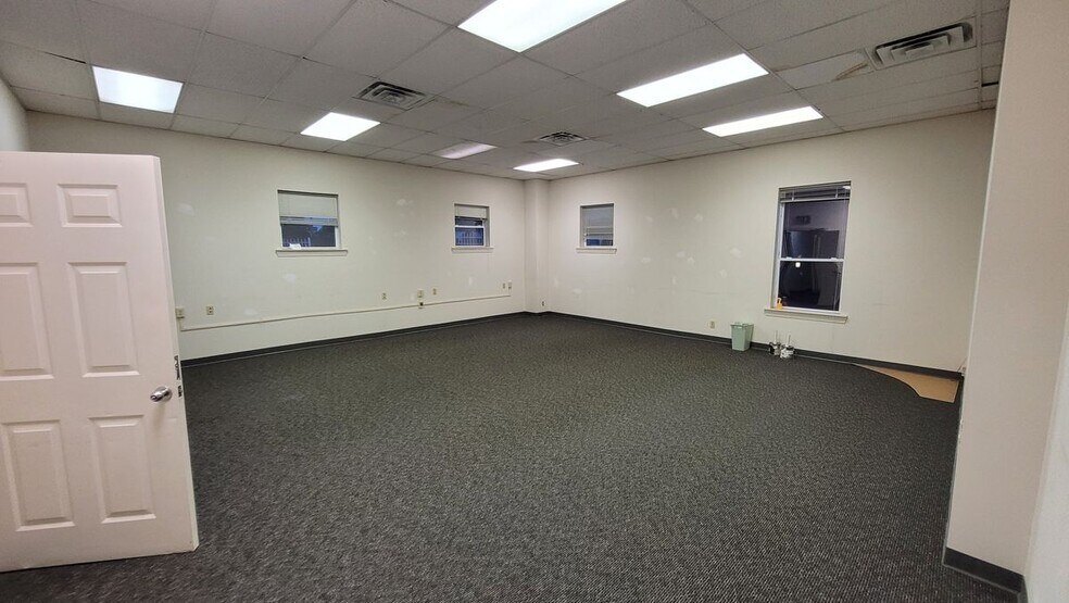 More Photos Of I-55 North Frontage, Jackson Office For Sale