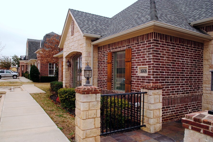 More Photos Of 1668 Keller Pky, Keller Office For Lease