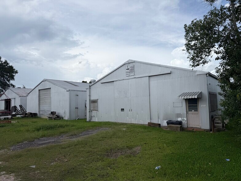 More Photos Of 2995 S 4th St, Beaumont Unknown For Lease